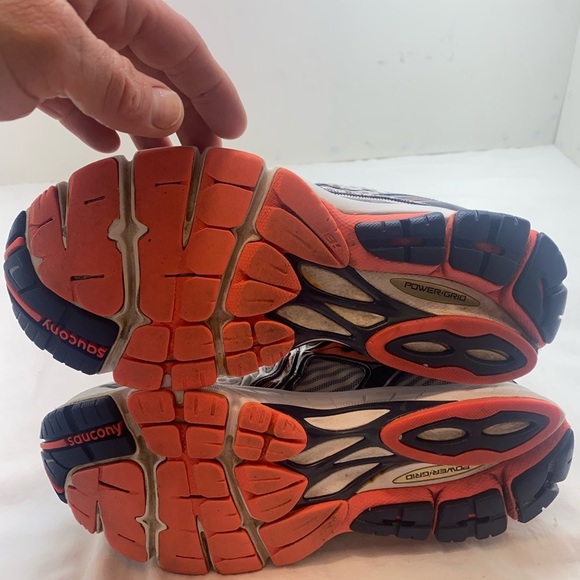 Saucony Triumph women’s size 9.5 in fair condition - Picture 10 of 10